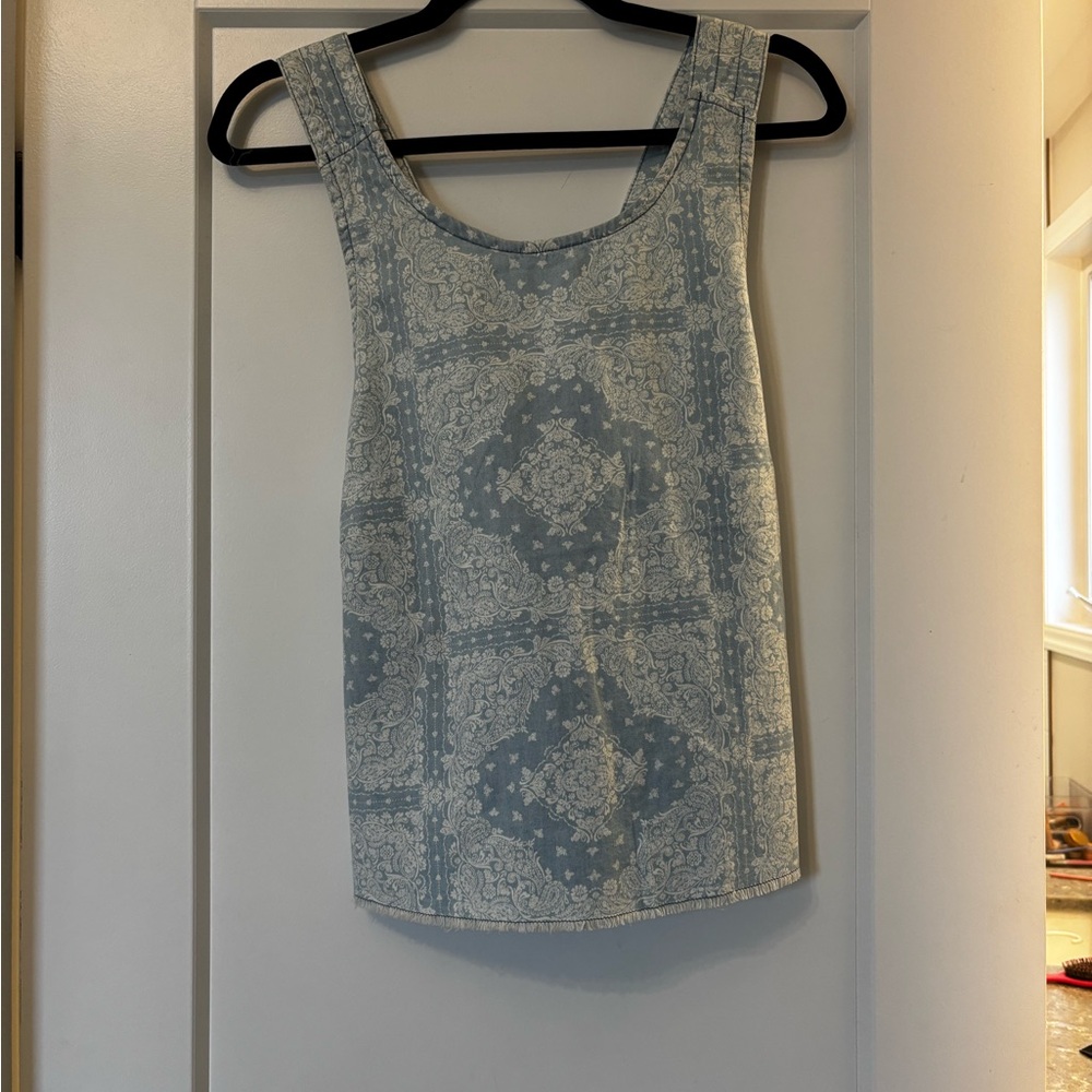 Wrangler Gray and White Sleeveless Tank Top